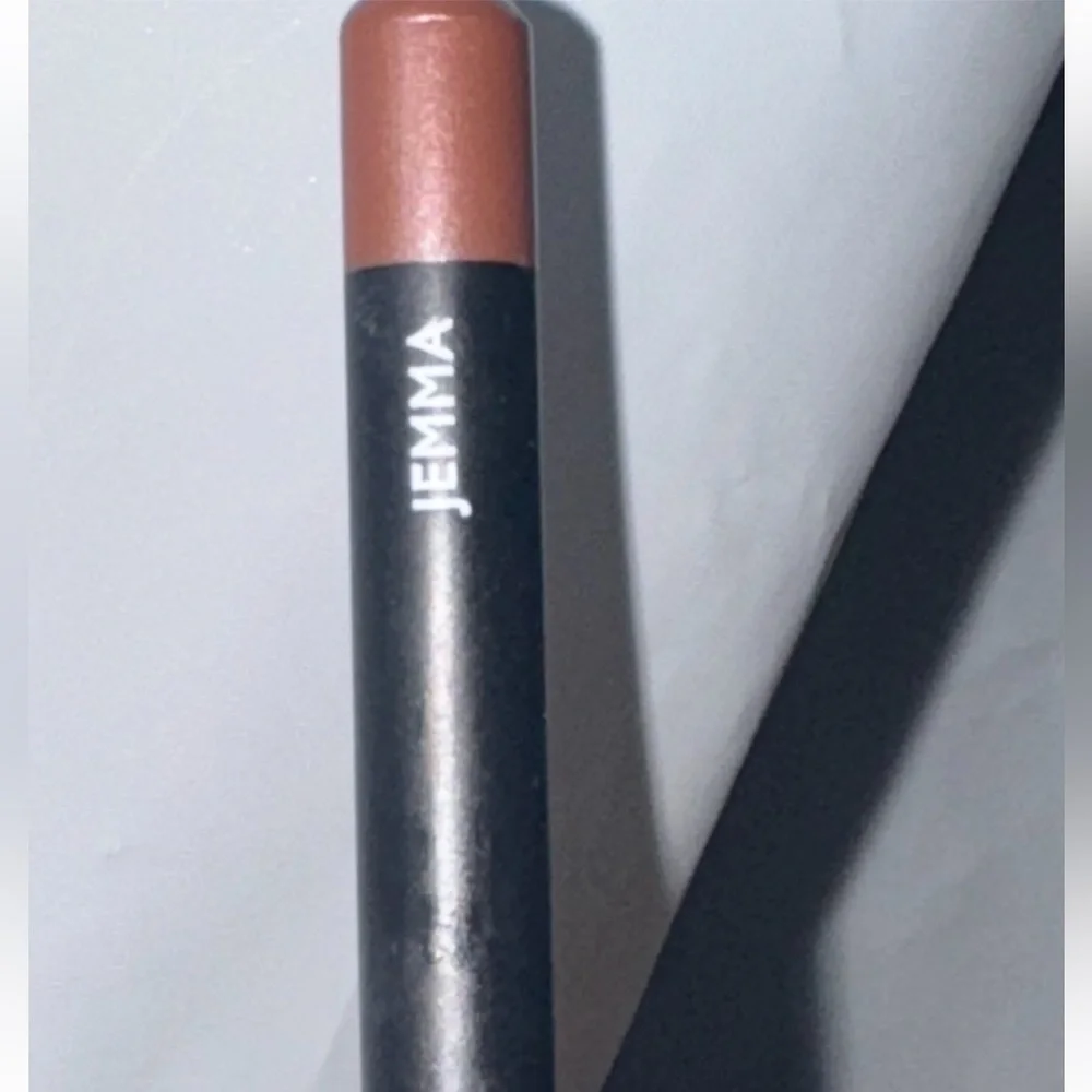Morphe Color Pencil in the shade Jemma (Rose Bronze).